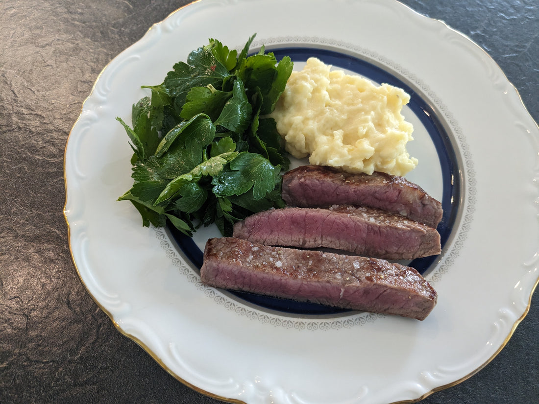 Aligot mit Petersiliensalat und Entrecote